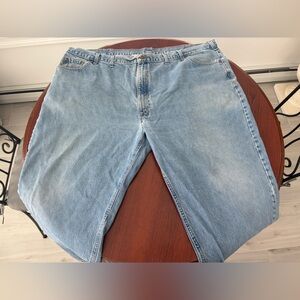 Carhartt lightwash relaxed jeans